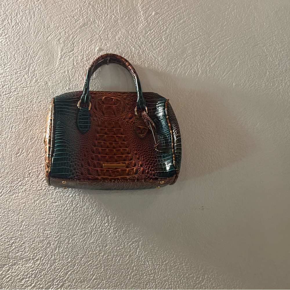 Elegant Crocodile-Embossed Handbag